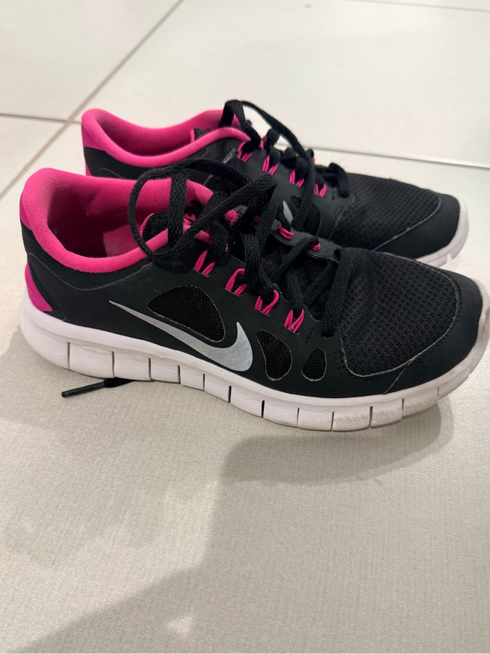 Nike Women’s Free Run Black and Pink Athletic Running Shoes with White Sole
